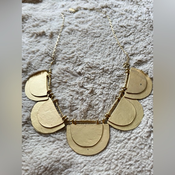 LOFT Golden Disk Necklace - Picture 2 of 5